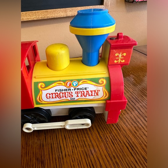 SOLD -   Vintage Fisher Price #991 Little People Circus Train Engine Only - Picture 4 of 12